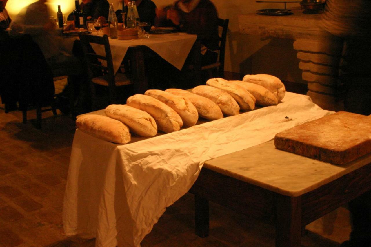 Malvarina Capodacqua  Bagian luar foto